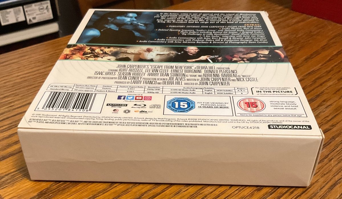 Escape from New York 4K UHD (4 Disc Limited Collector's Edition, Region B) USED