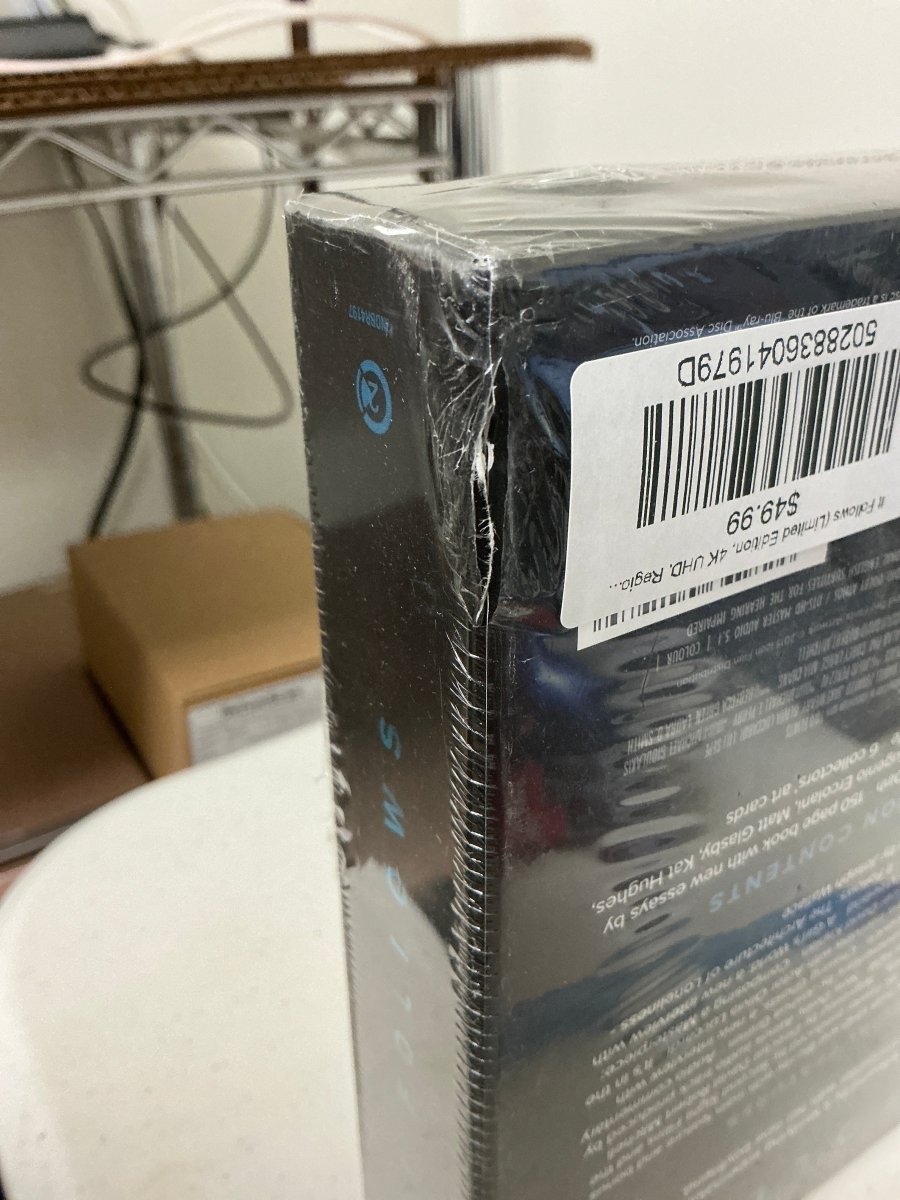 It Follows (Limited Edition, 4K UHD, Region Free/B) *DAMAGED* - New 4K UHD