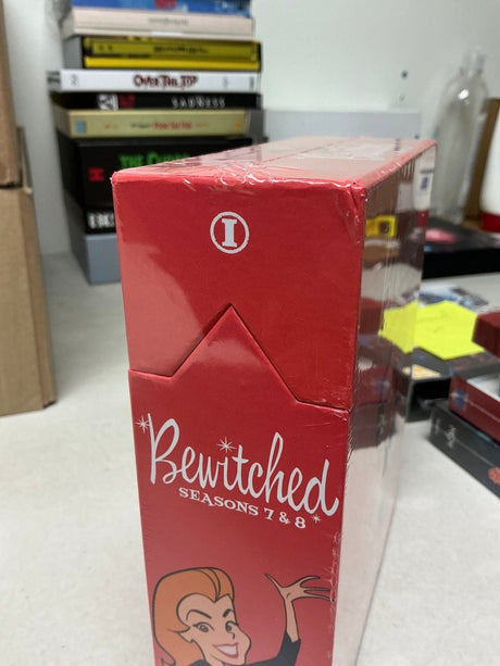 Bewitched: Seasons 7 & 8 (Limited Edition, Region Free) *DAMAGED* - New Blu - Ray