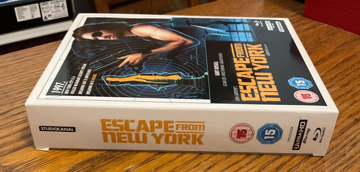 Escape from New York 4K UHD (4 Disc Limited Collector's Edition, Region B) USED