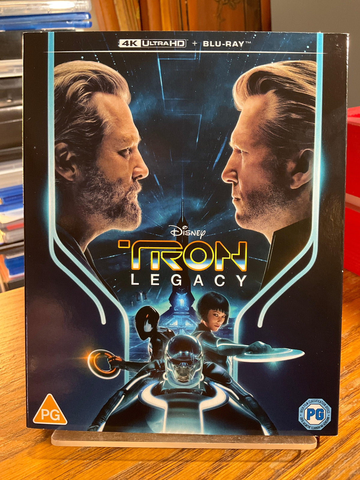 Tron Legacy (4K UHD, Region Free/B) w/SLIP USED